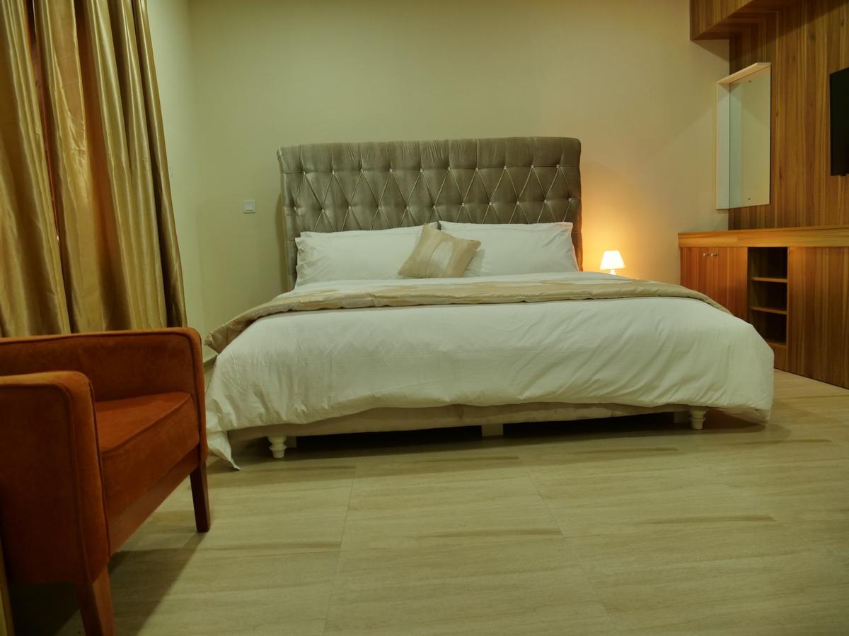 Alexia'S Place Hotel Лагос Экстерьер фото