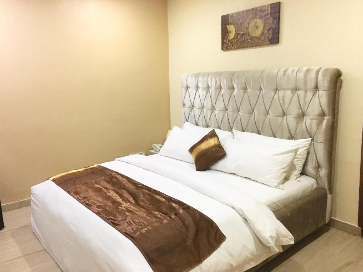 Alexia'S Place Hotel Лагос Экстерьер фото